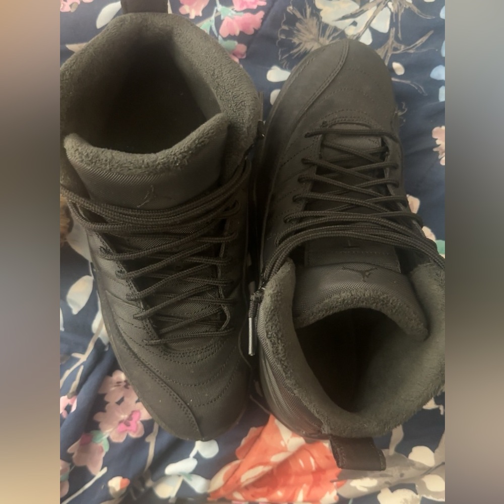 Jordan 12 black used winterized Sz 9.5 - Picture 2 of 5